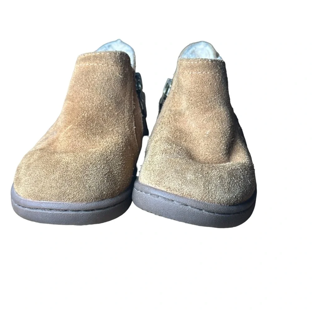 Ugg Kids Suede Moccasin Shoes Size 7 Tan